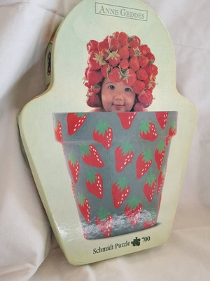 Anne Geddes Strawberry Pot Puzzle 700 pcs like new, Schmidt 2002