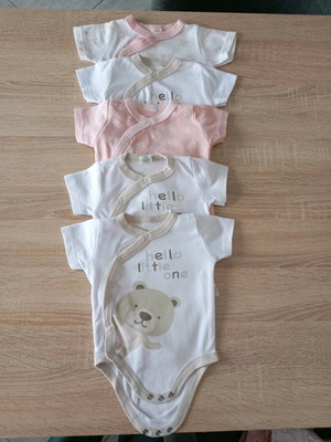 Baby bodysuits like new, pack of 5, cotton 0-6 months