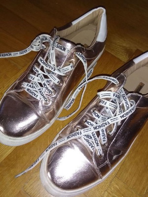 Sneakers Migato No 41 γυναικεία χρυσαφί μεταλλιζέ σαν καινούργια
