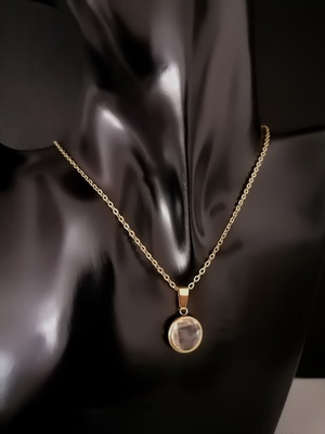 Χρυσό ατσάλινο κολιέ κατόπιν παραγγελίας με διαφανές κρύσταλλο