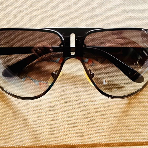 Vogue Vintage Aviator Sunglasses used, black