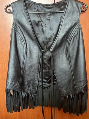 Γυναικείο δερμάτινο γιλέκο καινούργιο με κρόσσια, χειροποίητο