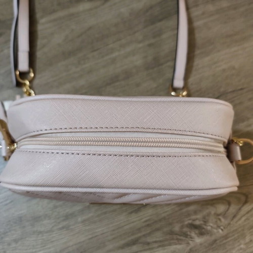 Crossbody bag in soft pink, like new