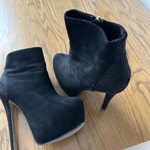 Women's high-heeled ankle boots with rhinestones like new, size 37
