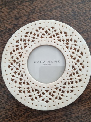 Στρογγυλή κορνίζα Zara Home καινούργια, διάμετρος 7.5 cm