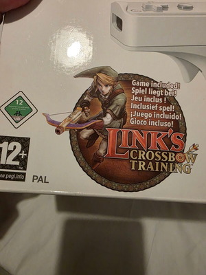 Link's Crossbow Training Nintendo Wii game like new with Wii Zapper