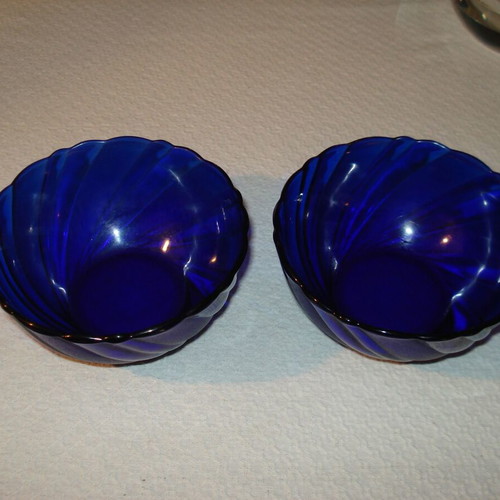 Vereco France glass bowls used, set of 2, blue