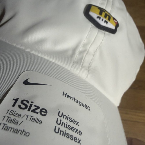 Nike TN cap new, black and white