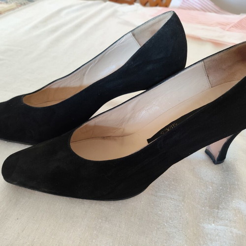 Ladies black heels size 40 Dino Zengini like new