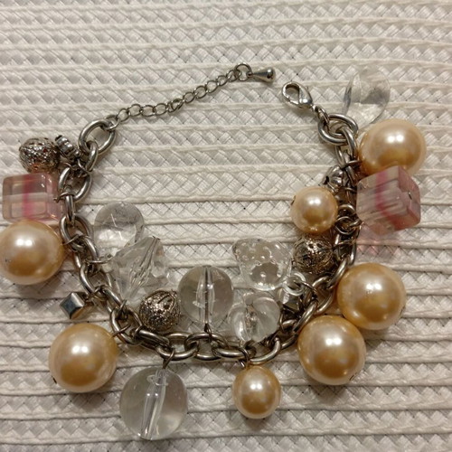 Bracelet like new with secure clasp and decorative beads