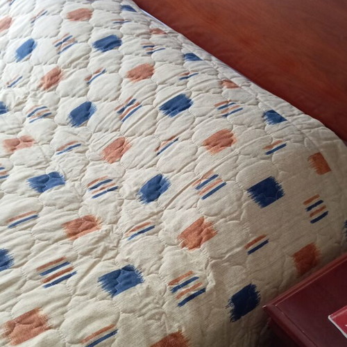 Double-sided quilt new, dimensions 2.00 x 2.35 m