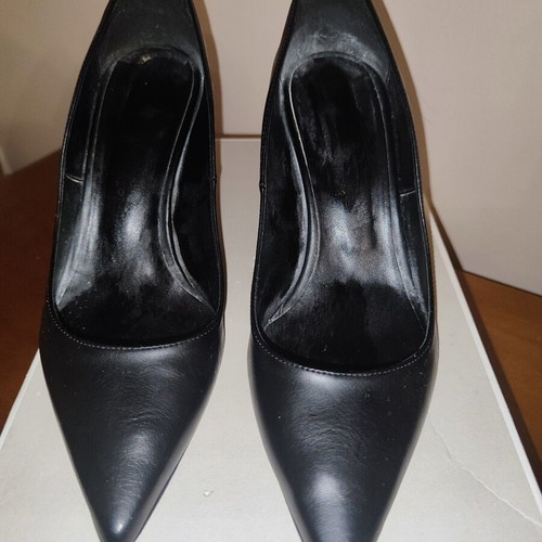 Tamaris black leather pumps like new, size 39