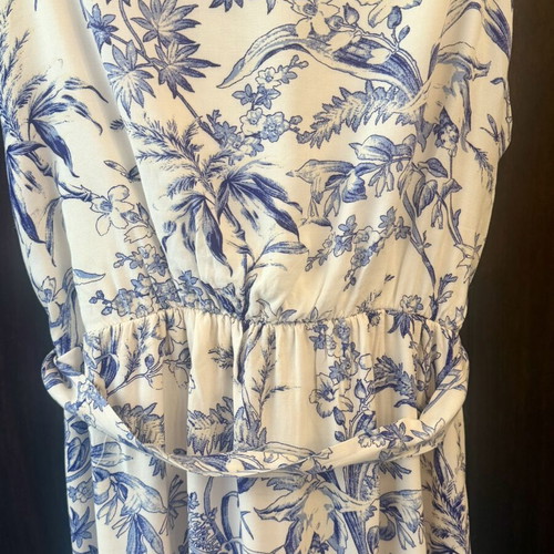 Dress with adjustable straps like new, size L, white and blue