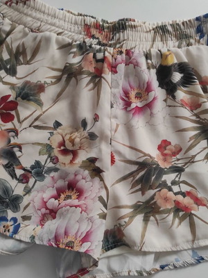 Bershka women's shorts size M new multicolor