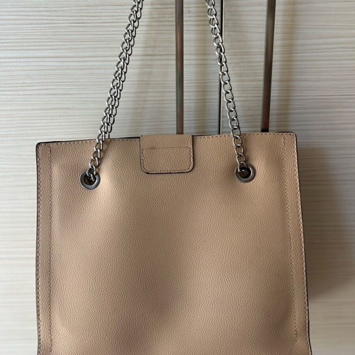 Bag to Bag shoulder bag like new, beige with chain