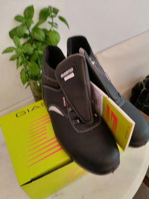 Work Shoes new, size 43, black