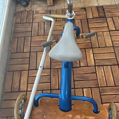 Giant Li’l children's tricycle used with removable handle