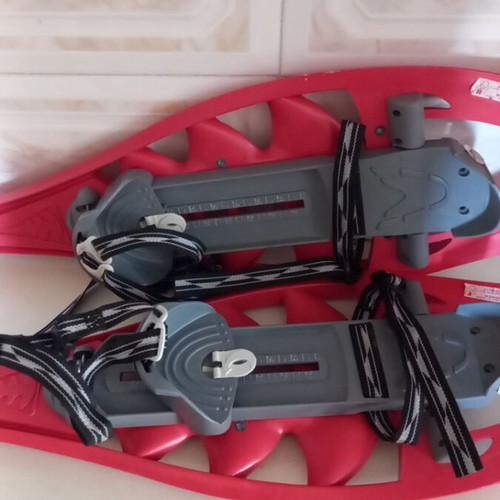 TSL 710 Snowshoes like new