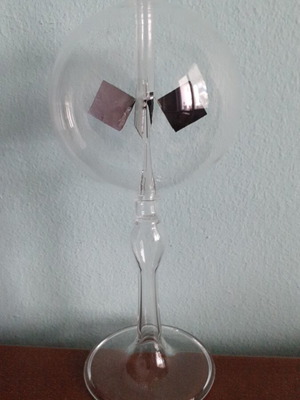 Crookes Robetoy Radiometer decorative glass object new