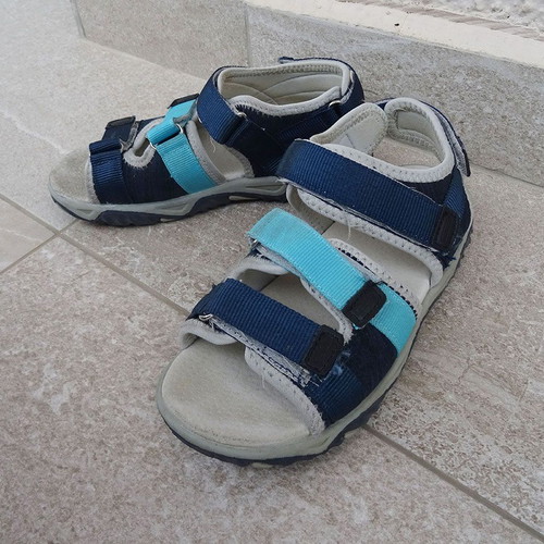 Children's sandals used, 2 pairs, size 31, leather