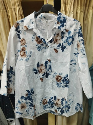 Women's shirt with flowers new, 3/4 sleeve 100% viscose