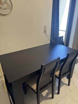 Wooden oak dining set like new, extendable table with 6 chairs