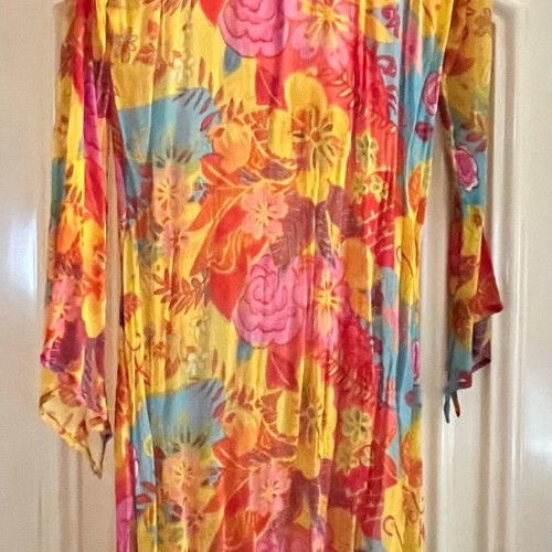 Kaftan Alexi Andriotti size large used, multicolor