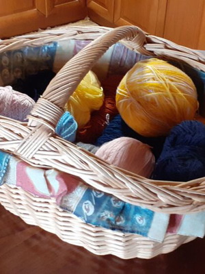 Storage Basket used with 22 Threads and Sturdy Handle