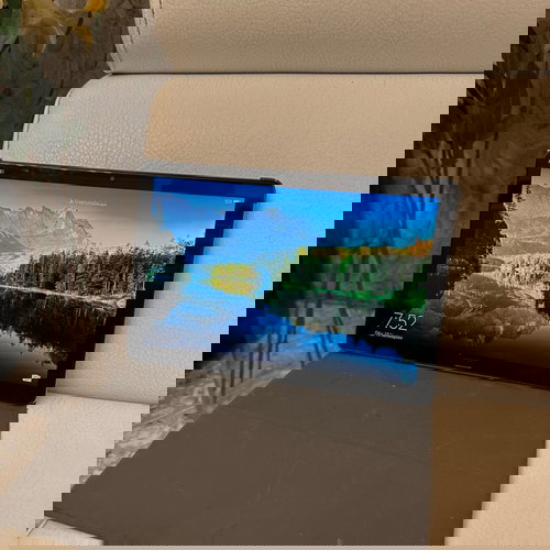 Huawei MediaPad M5 Lite 10.1" таблет като нов с WiFi и калъф