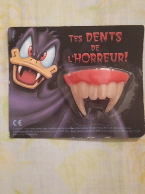 Plastic vampire fake teeth costume accessory