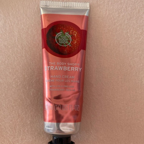 The Body Shop Strawberry hand cream like new, 30ml