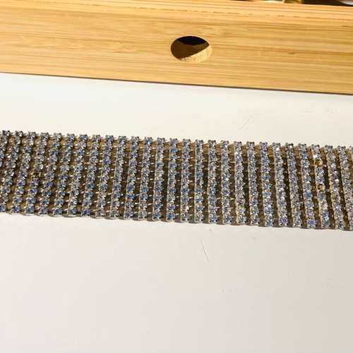 Bracelet with rhinestones like new, silver