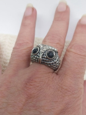 Vintage owl head ring with black onyx and crystals
