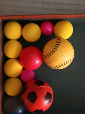 Σετ 12 μπαλάκια σαν καινούργιο, αφρώδη και πλαστικά