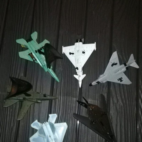 Maisto collectible metal fighter planes used, pack of 5