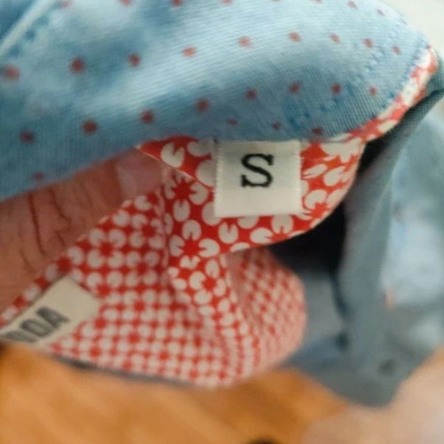 DOOA men's short sleeve shirt like new, size S, blue with red dots, cotton