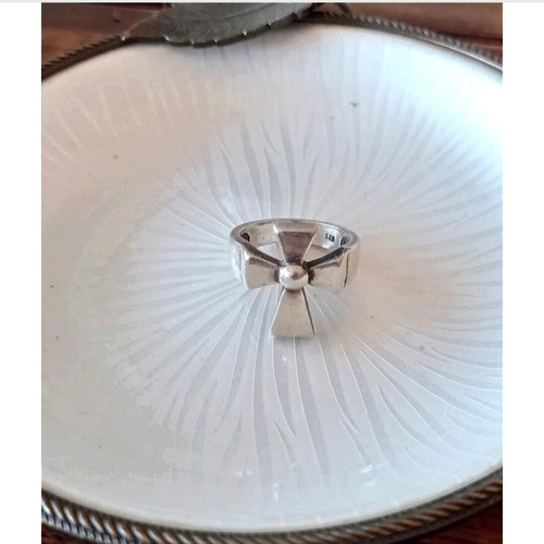 Vintage 925 silver ring cross-shaped like new