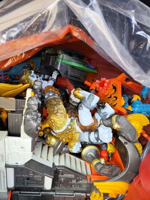 Gormiti toys like new, complete hero series and large ship