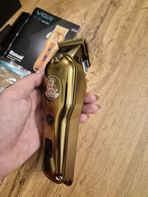 VGR V-653 hair clipper new, professional set