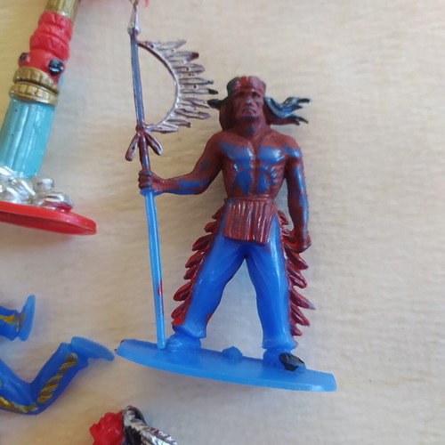 Vintage plastic Wild West figures & totem, W. Germany Jean Höfler '60s/'70s