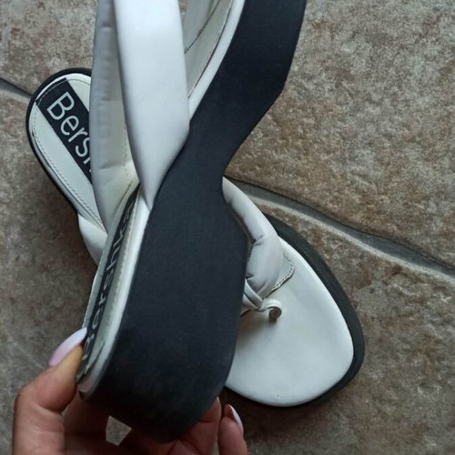 Bershka white flip flops with black sole like new, size 38