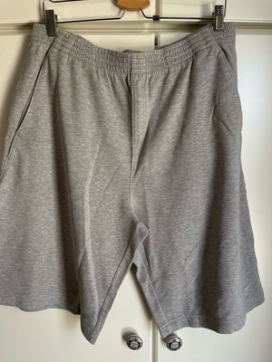 Αθλητικό σορτσάκι Nike μεταχειρισμένο, γκρι, μέγεθος XL