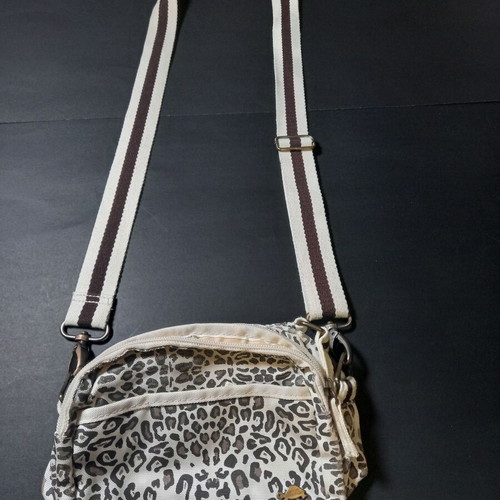 Carpisa women's fabric shoulder bag like new