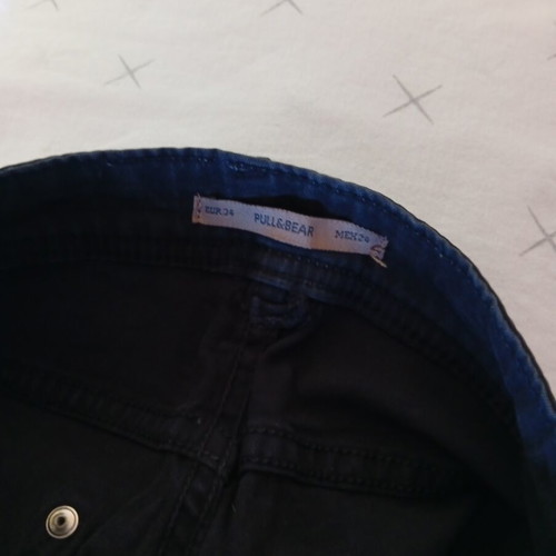 Pull & Bear black skinny jeans like new with front rips and frayed hems
