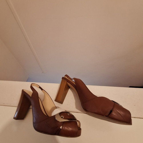 Unisa high women's sandal brown with metal buckle like new
