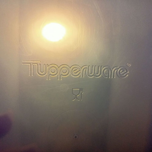 Tupperware food bowl with lid 700ml like new