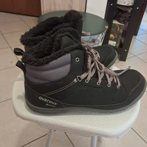 Quechua waterproof hiking shoes for snow, sizes 40-41
