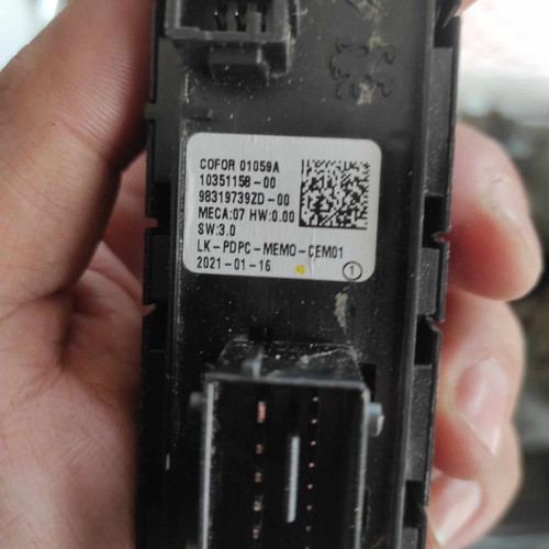 Peugeot 3008 '16-'20 window switch used, code 98319739ZD