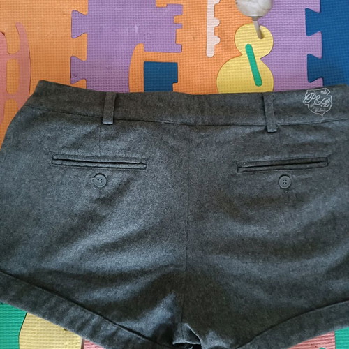 Bershka medium short pants grey like new
