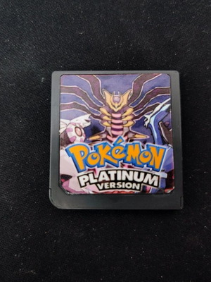 Pokemon Platinum μεταχειρισμένο για Nintendo DS με πολλά 100lvl και shiny
